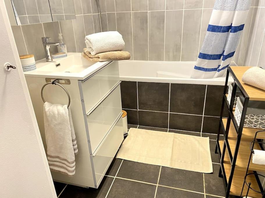 אנטיב Studio Balcon, Centre Ville, Proximite Plages, Commerces, Restaurants, Musees... מראה חיצוני תמונה